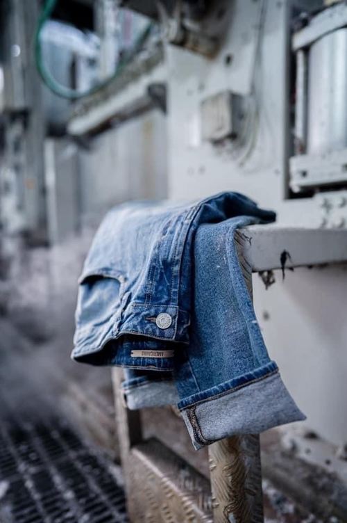 Polvo de lavagem ácida ecológico para acabamentos de denim em dificuldades